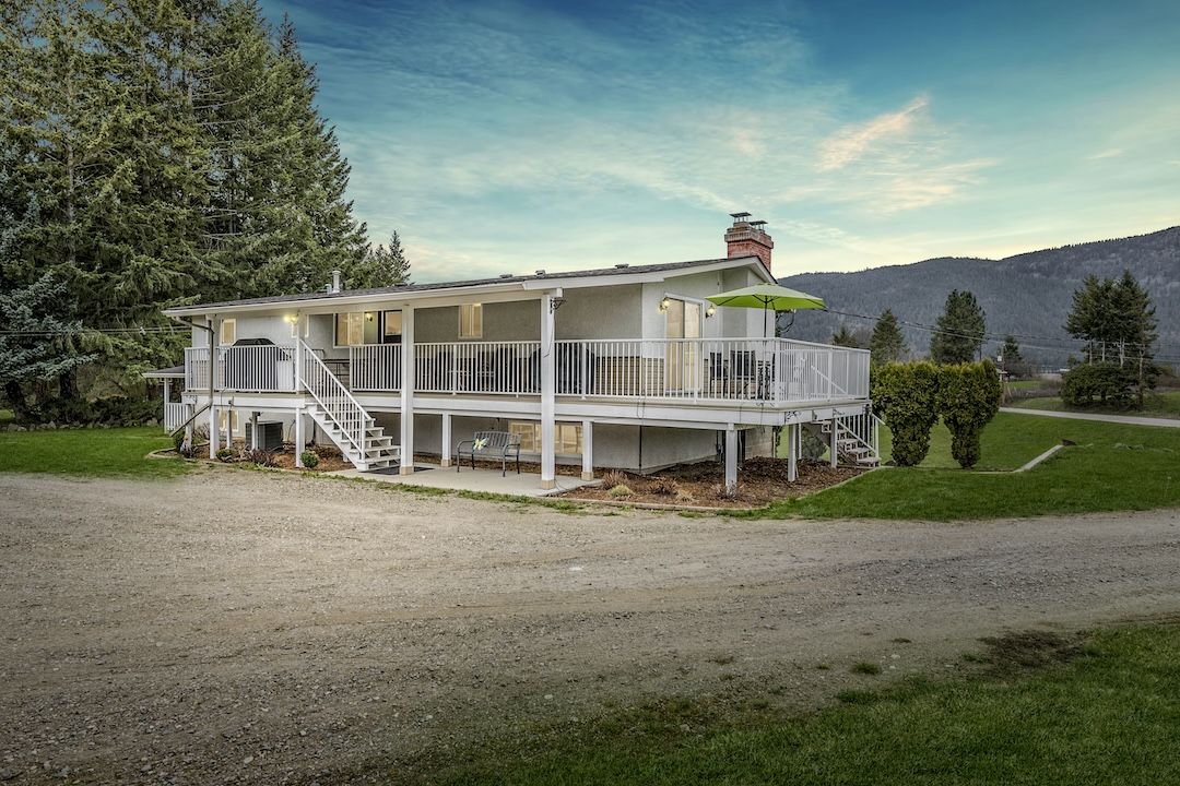 Armstrong BC Real Estate 4261 Poplar Drive